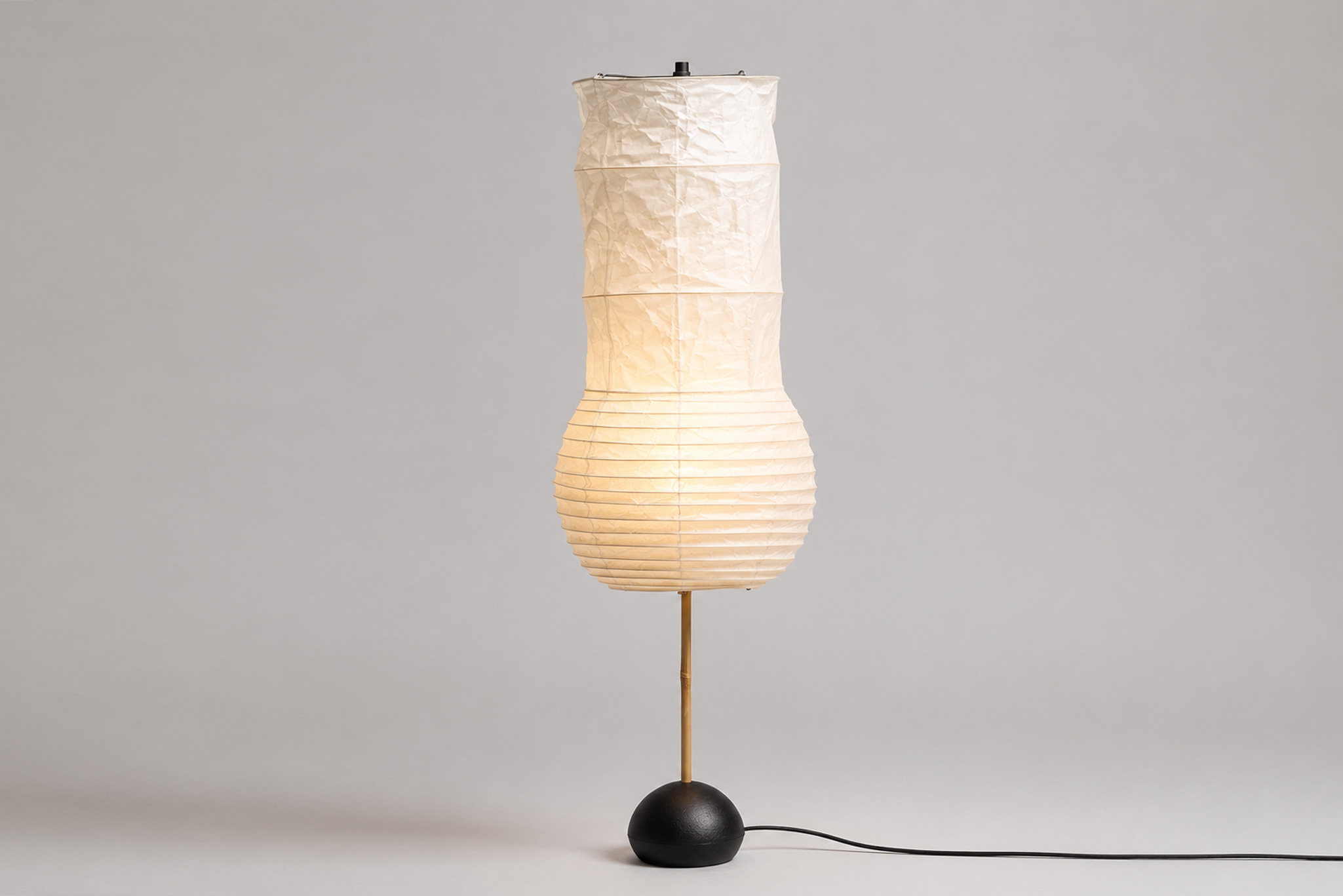 Isamu Noguchi アカリ BB2-S1 Isamu Noguchi 1979 Akari Light Sculpture Model “BB2-S1” | Side Gallery